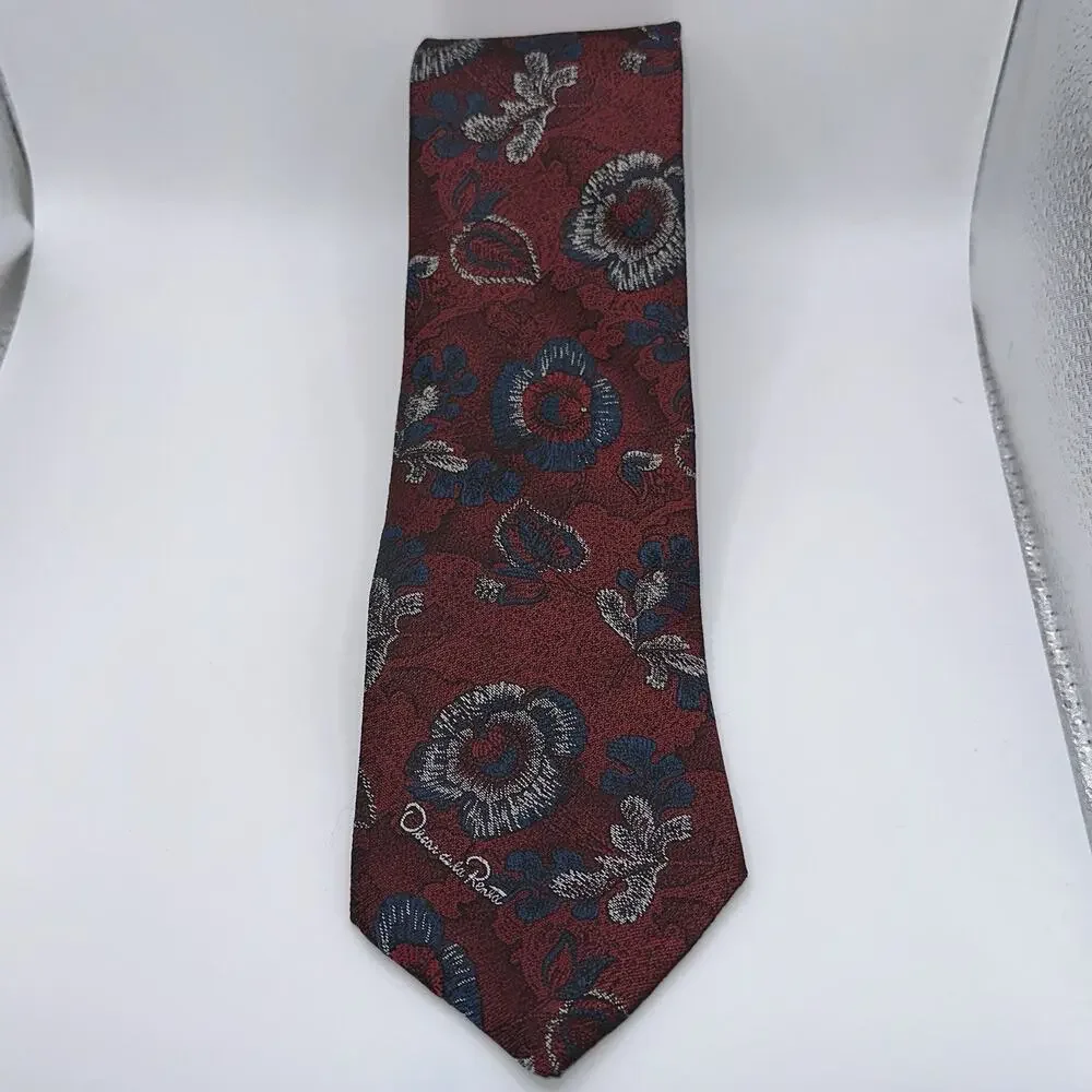 Oscar de la Renta Silk‎ Tie Red Floral Paisley Classic 56” Designer Necktie
